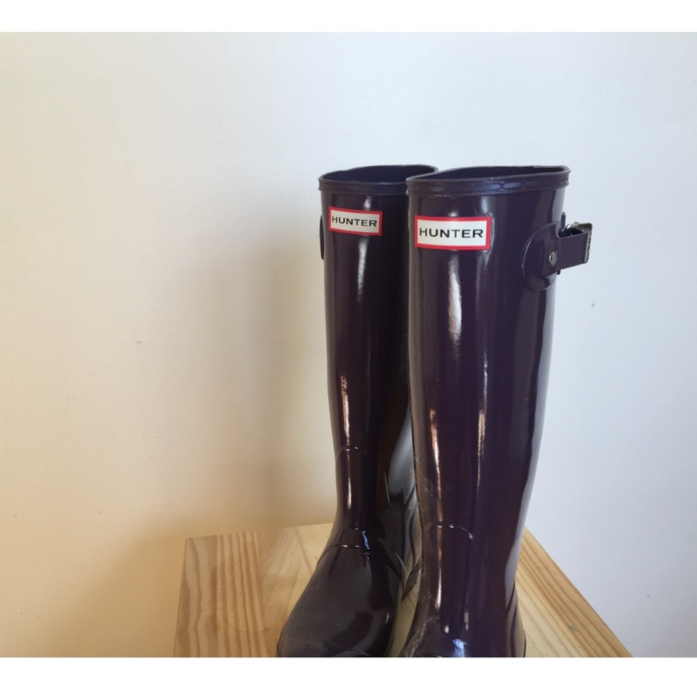 Hunter Purple Gloss Boots size 7